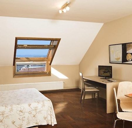 Portazgo Apartamentos Residencia La Coruña Eksteriør bilde
