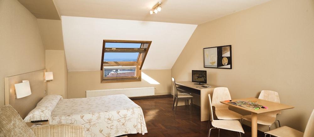 Portazgo Apartamentos Residencia La Coruña Eksteriør bilde